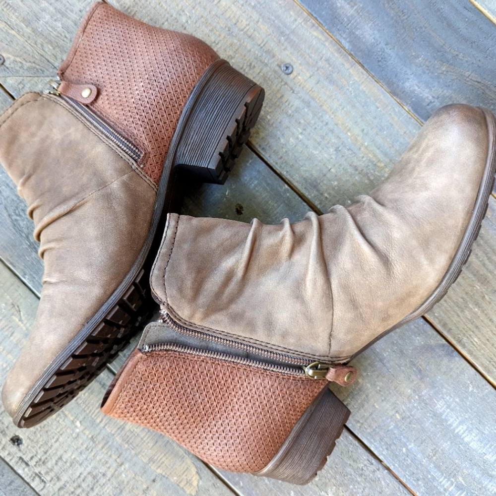 Rockport booties 9.5 , 41 Stone, Gratasha CG8111